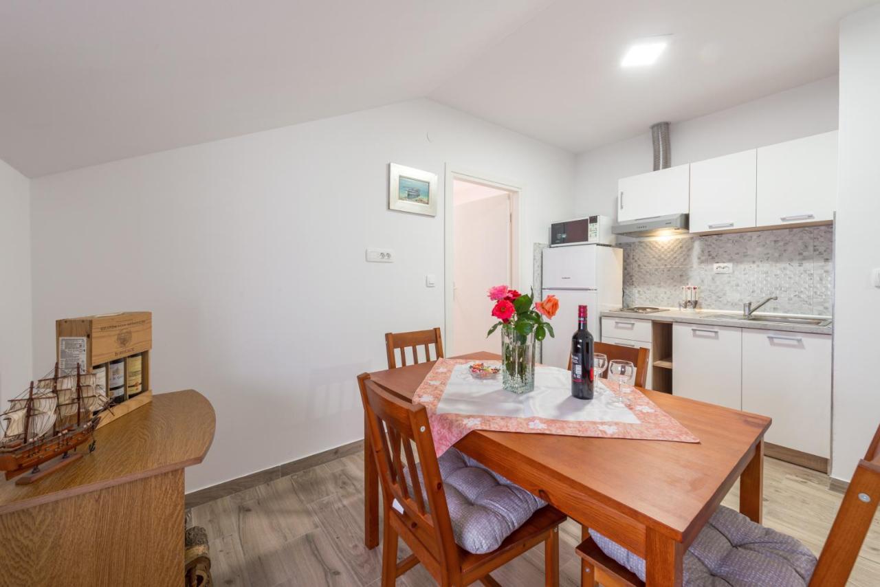 מליני Apartments Vukelic מראה חיצוני תמונה